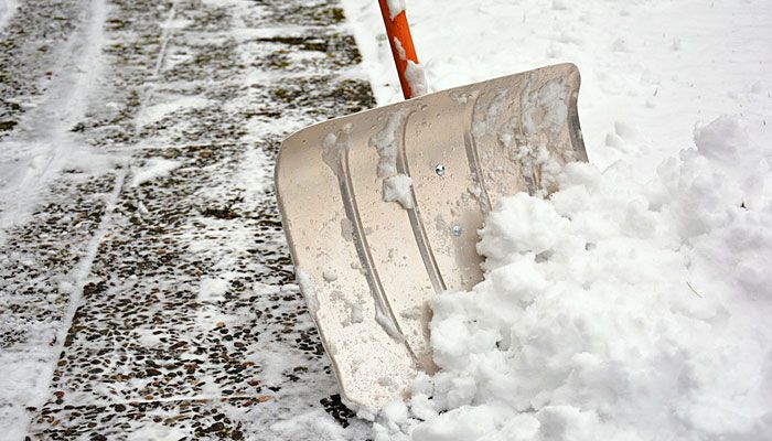 Winterdienst des Allroundservices und Hausmeisterdienste Dirk Baldschus aus Zwickau